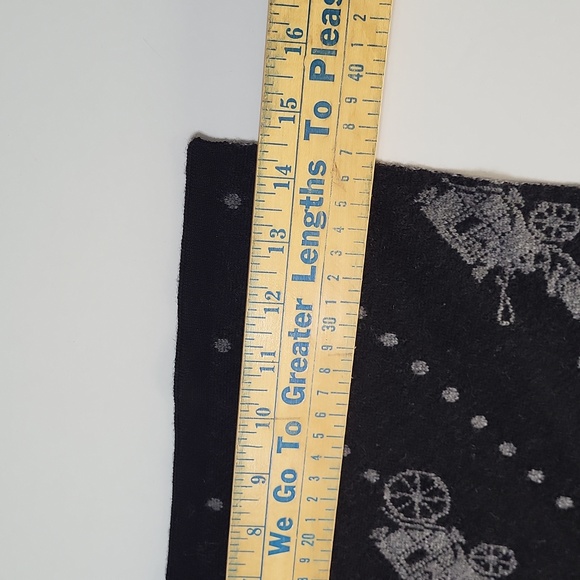 Coach Horse and Carriage 100% Wool Scarf - Picture 12 of 12